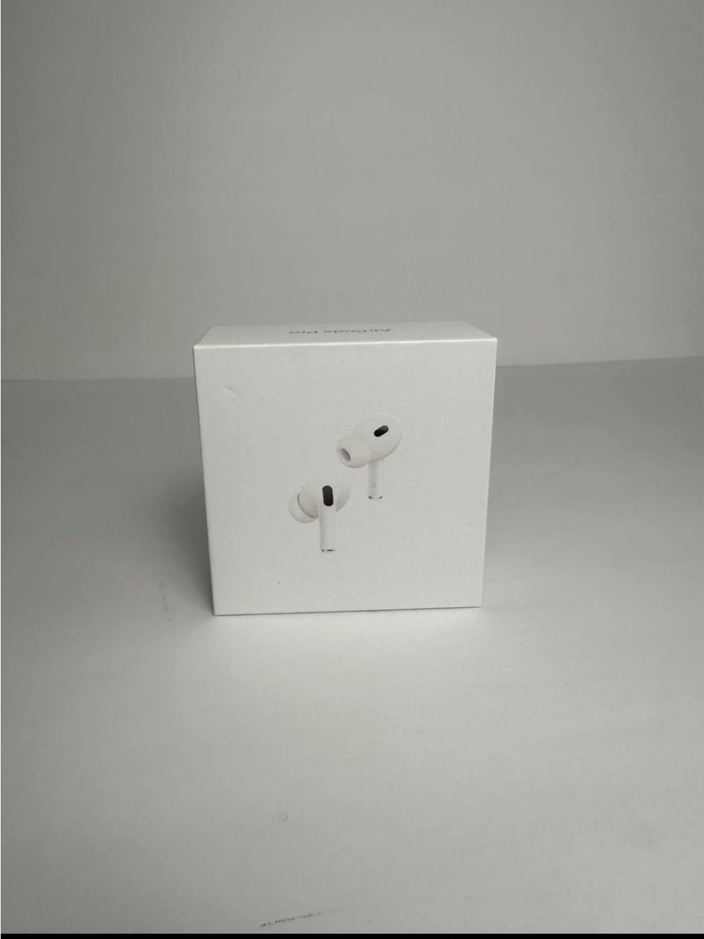 Apple White True Wireless Earbuds with Charging Case